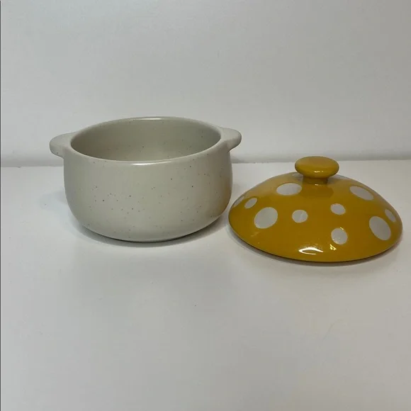 World Market lidded soup bowl - Picture 3 of 5